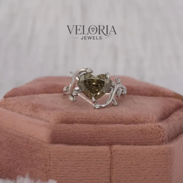 Green Heart Vintage Ring